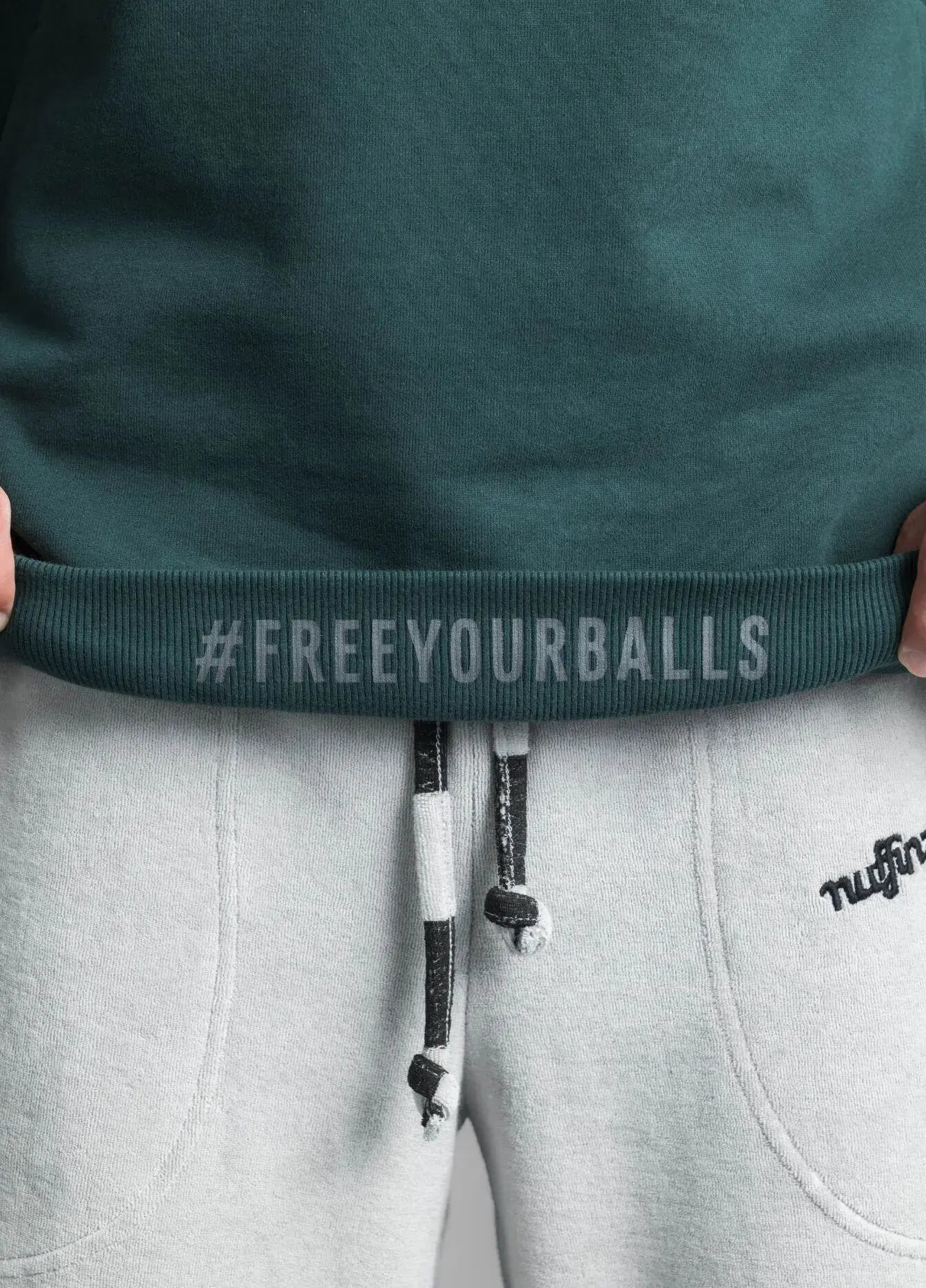 PONDEROSA PINE SOLID HOODIE