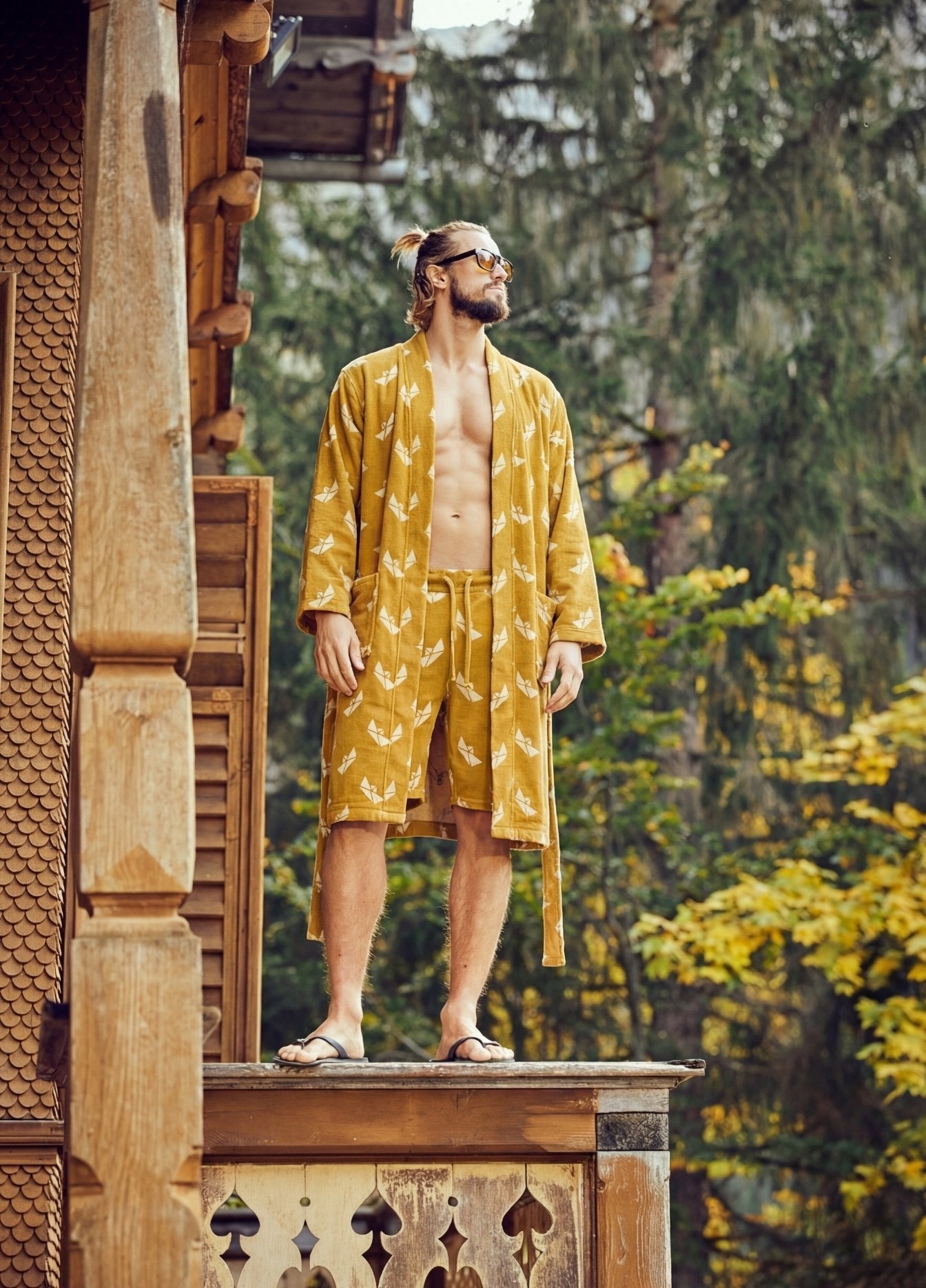 THE CAPTAIN SHORTS GOLD